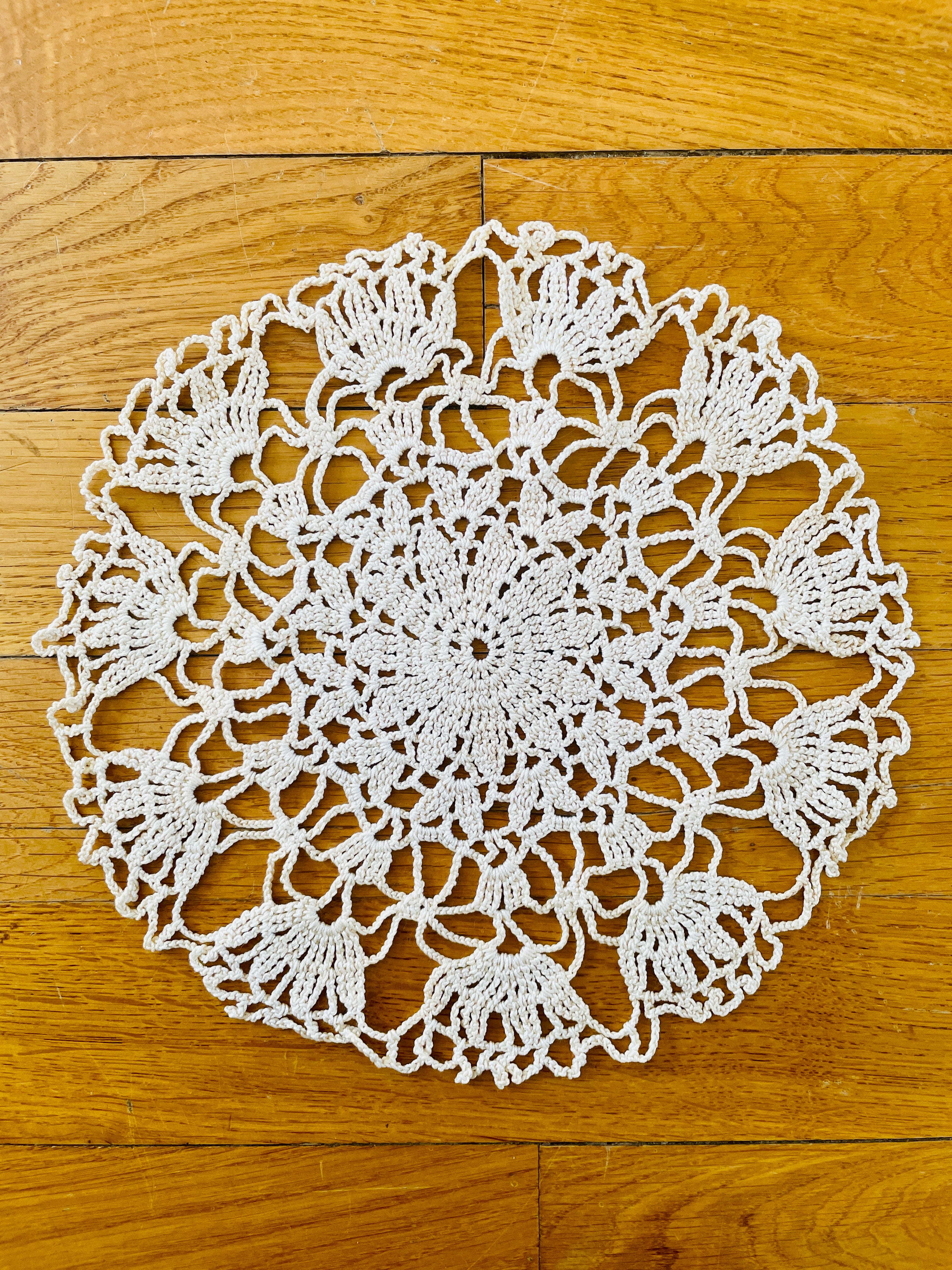 Handmade doily ハンドメイド ドイリー – La Maison de Mamie