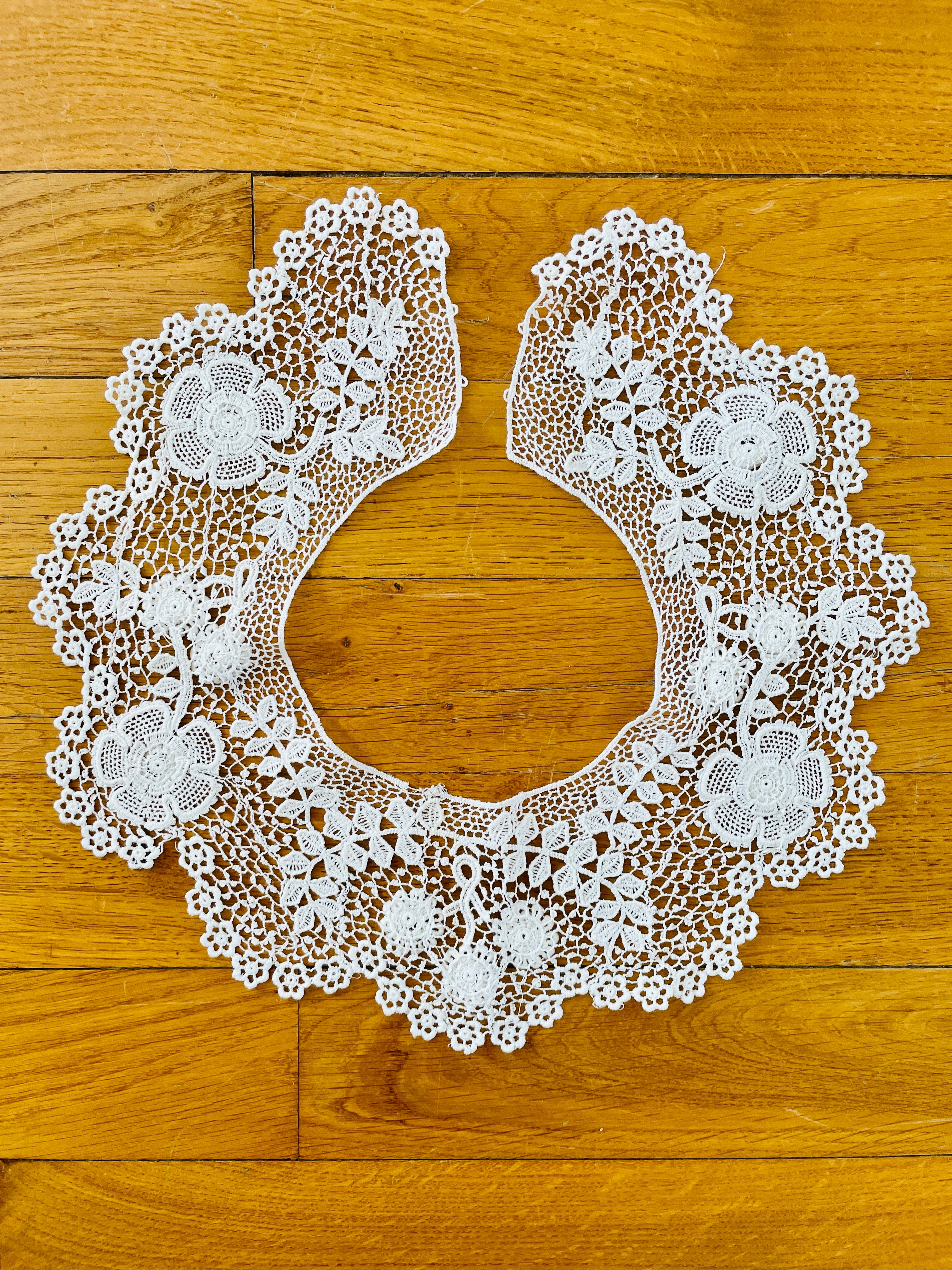 フランスアンティーク つけ襟 お花の刺繍 9.5×43cm – La Maison de Mamie